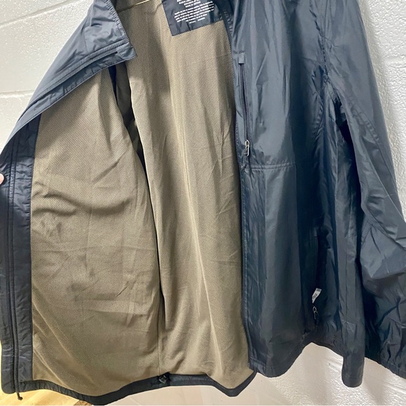 L.L. Bean Large Tall black Rainjacket - Picture 5 of 7